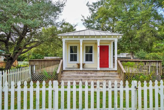 Photo of Listing #1012643