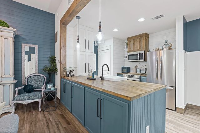 Photo of Listing #1012672