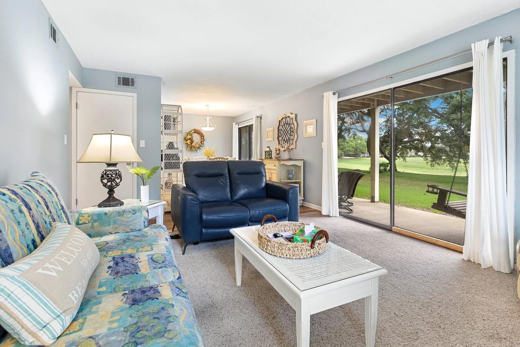 24 Breakwater Bay 7e, Miramar Beach