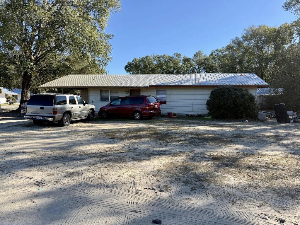 434 N 1st Street, DeFuniak Springs