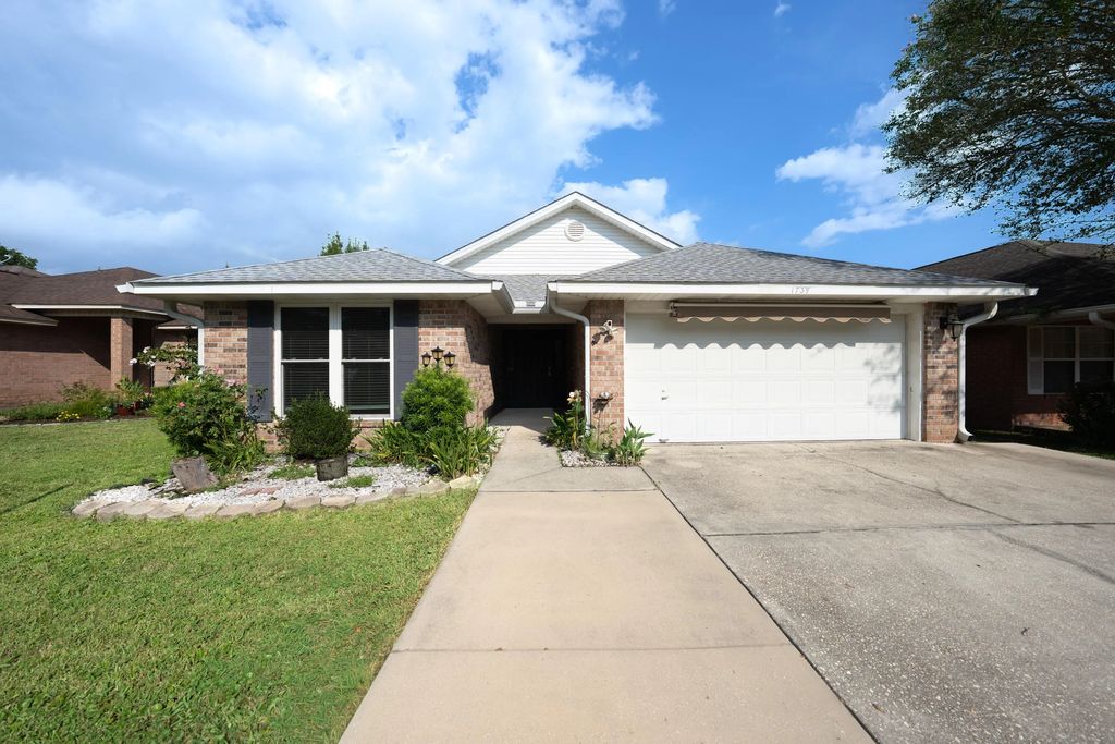1739 Ivalea Circle, Navarre