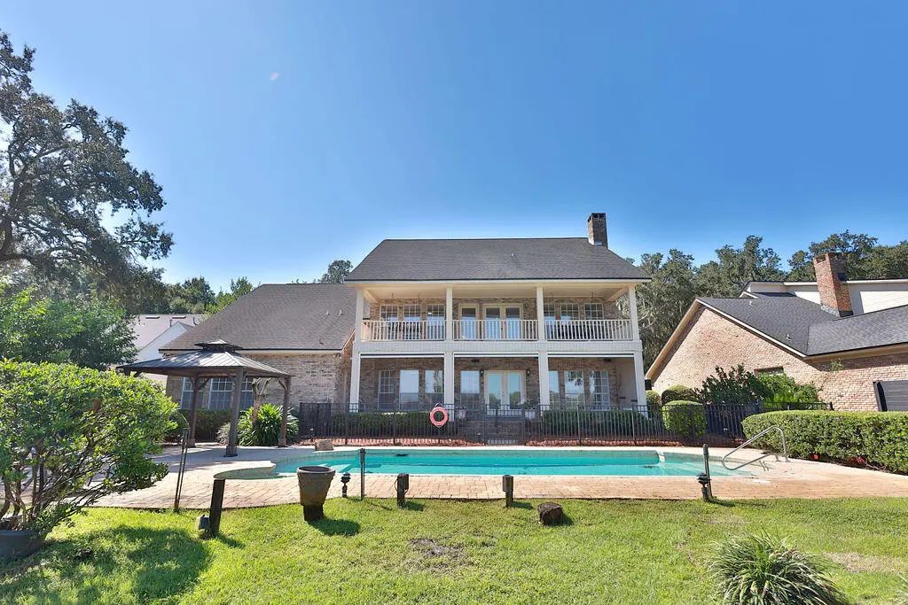 217 Ne Yacht Club Drive, Fort Walton Beach