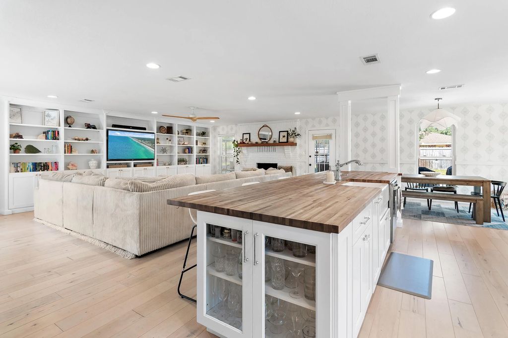 84 W Country Club Drive, Destin