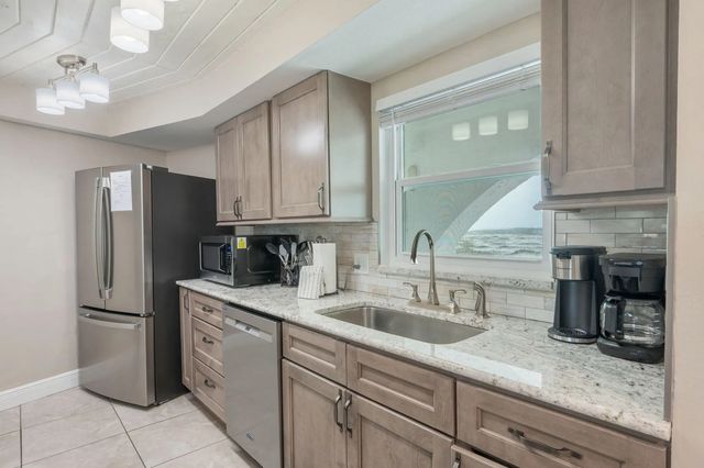 Photo of Listing #1013648