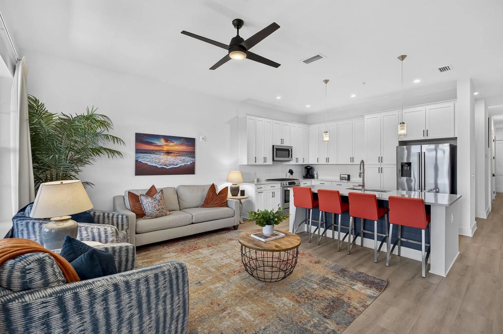 277 The Grove Drive North 343, Miramar Beach