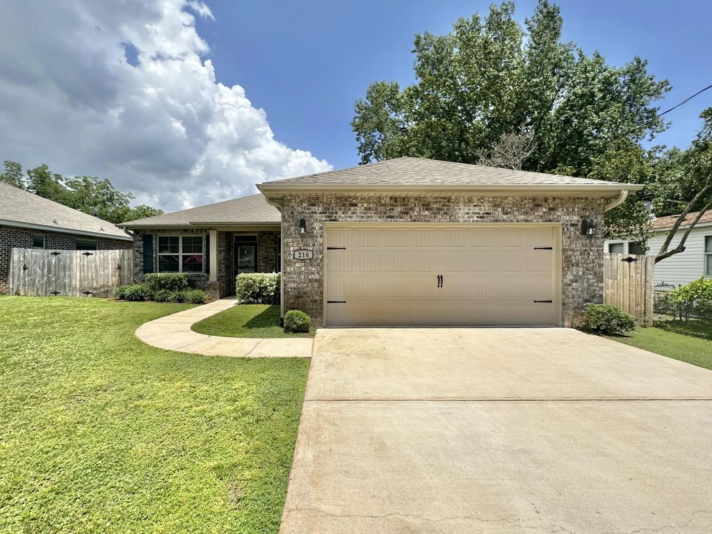 216 Green Drive, Mary Esther