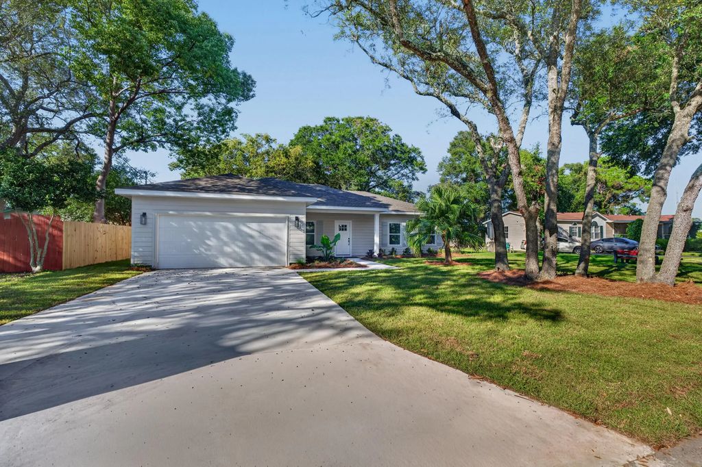 11 Nw Comet Street, Fort Walton Beach