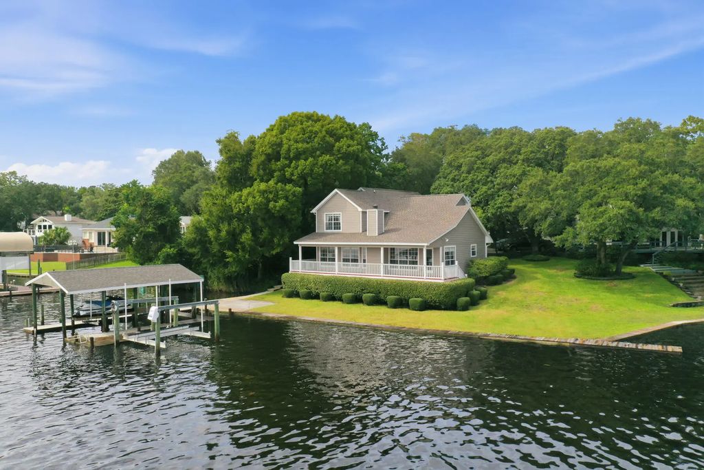 600 Russell Boulevard, Fort Walton Beach