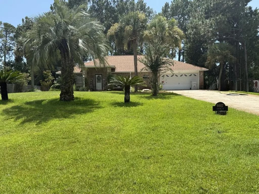 6607 Leisure Street, Navarre