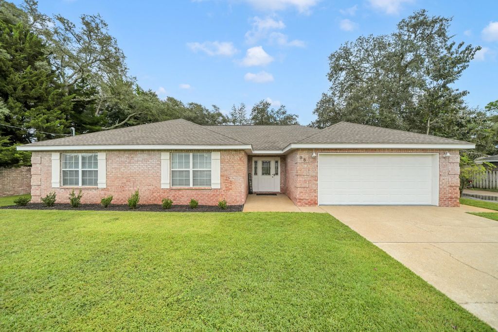 98 Point Comfort Road, Mary Esther