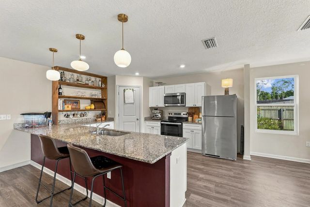 Photo of Listing #1013308