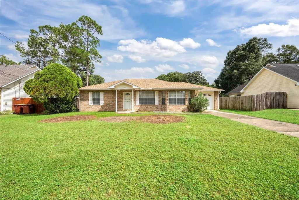 210 Water Oak Lane, Crestview