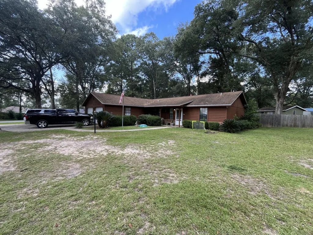 6021 W Dogwood Drive, Crestview