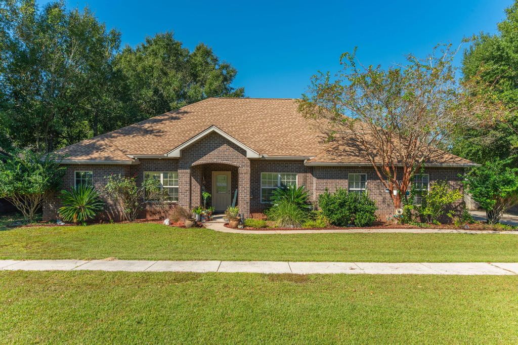 6184 Hummingbird Lane, Crestview