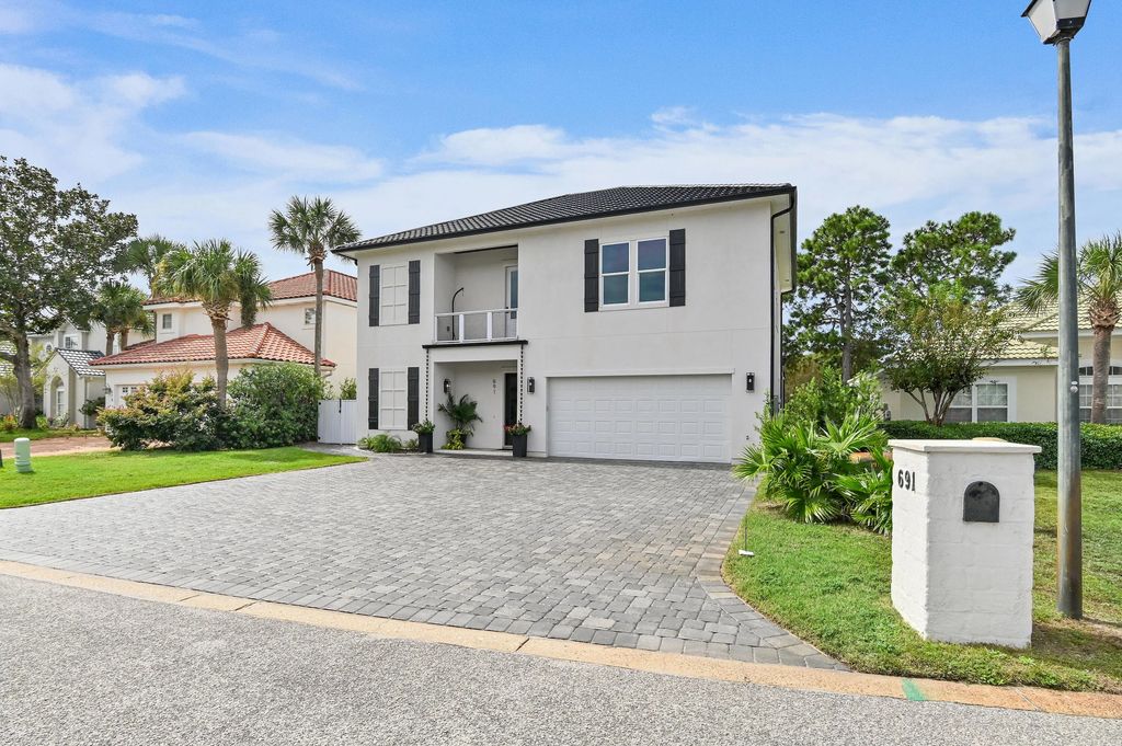 691 Emerald Bay Drive, Destin