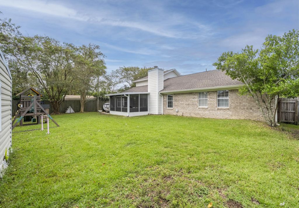 107 Saratoga Place, Lynn Haven