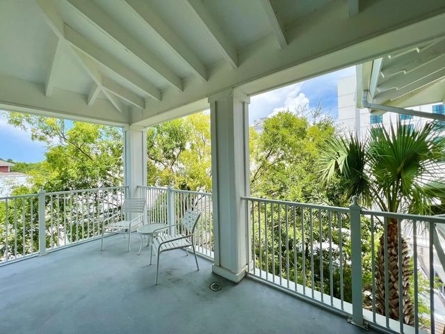 Photo of Listing #1013858