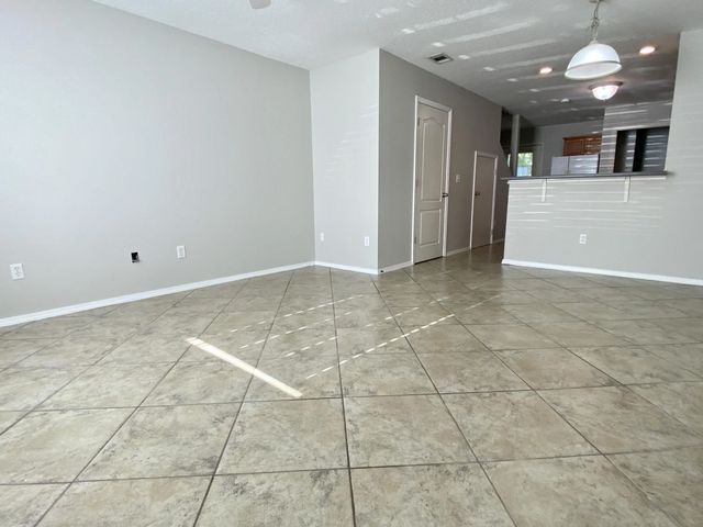 Photo of Listing #1013851