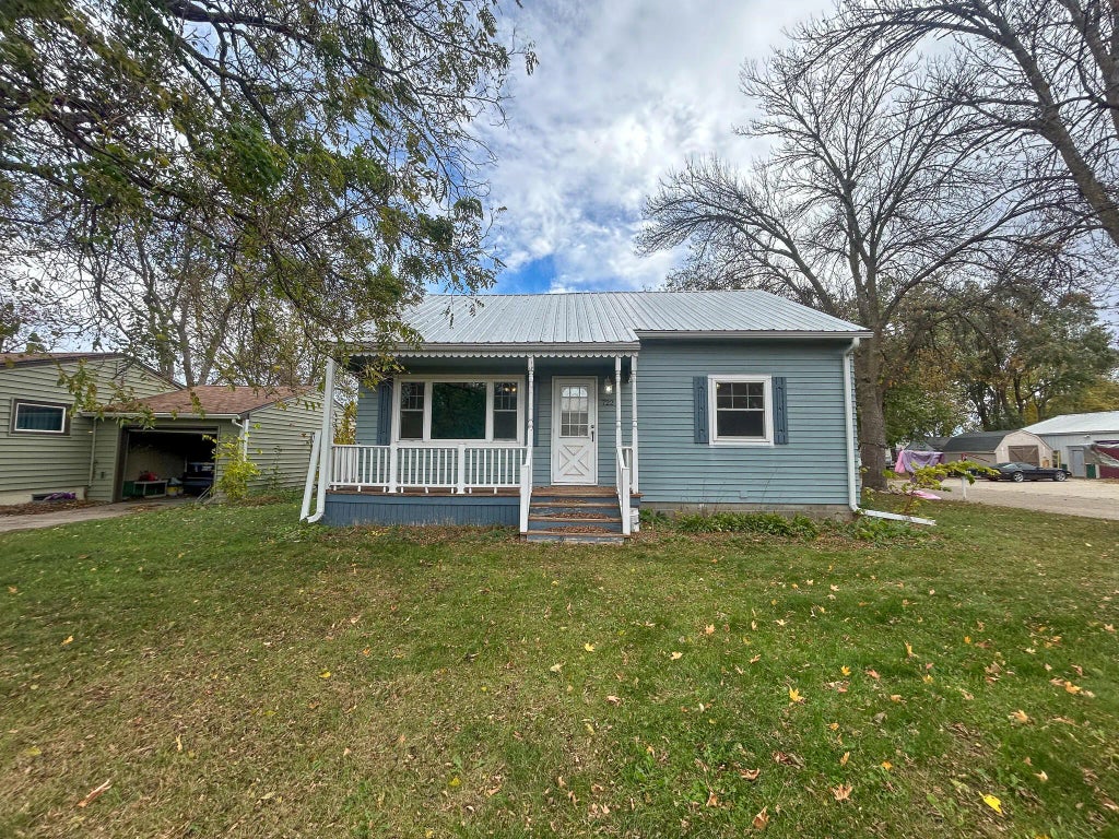 722 Kasan Avenue, Volga