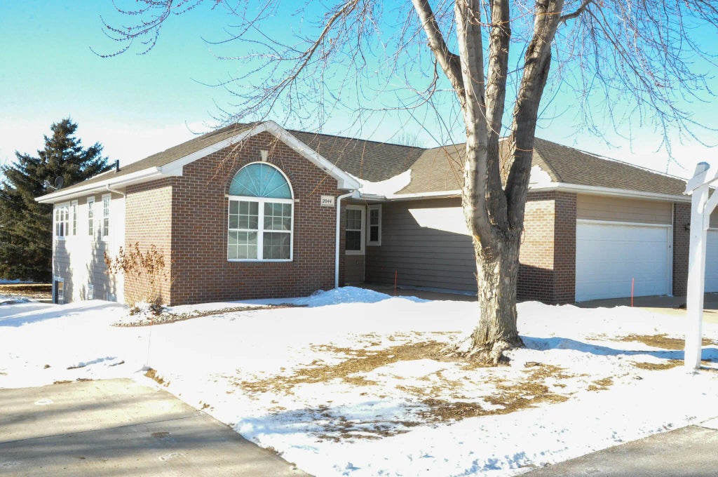 2044 Arbor Ridge, Brookings