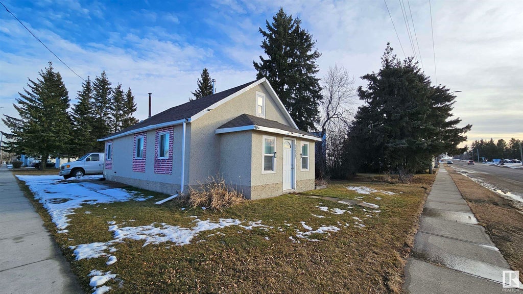 5039 50 Street, Warburg Property Listing MLS® E4372888