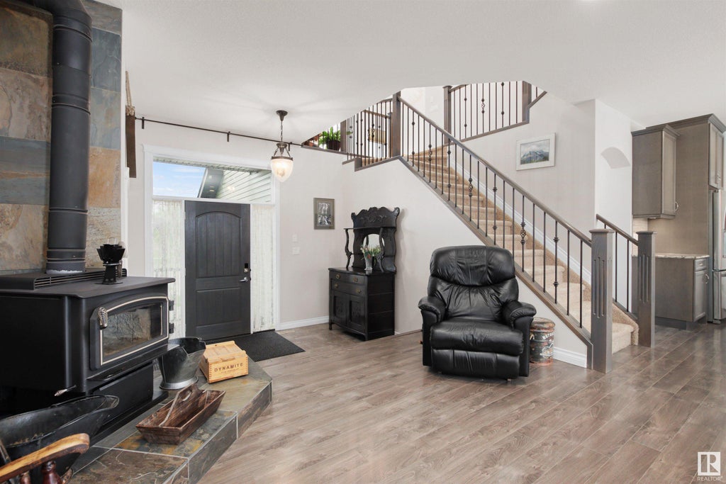 62 Longview Drive, Spruce Grove Property Listing MLS® E4388177