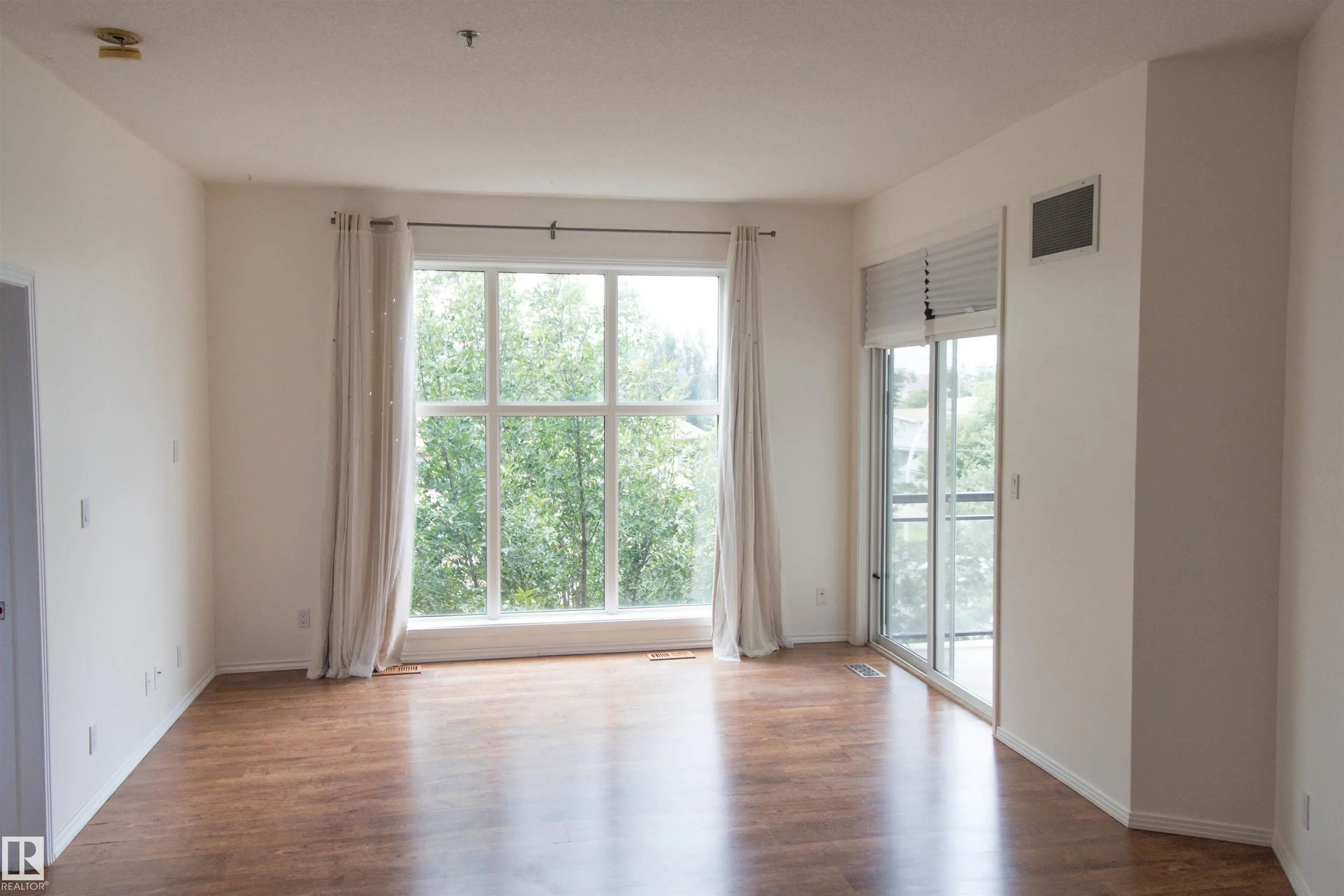 347 4827 104a Street, Edmonton