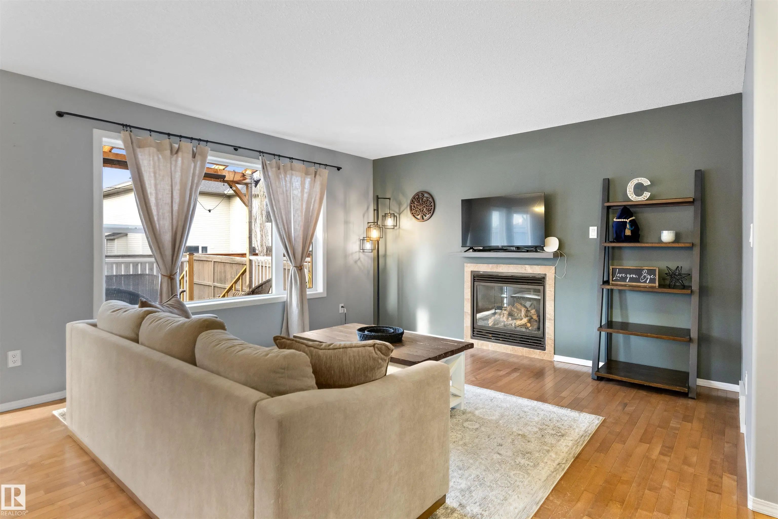 Morinville Real Estate: Single Family Property for Sale in Morinville