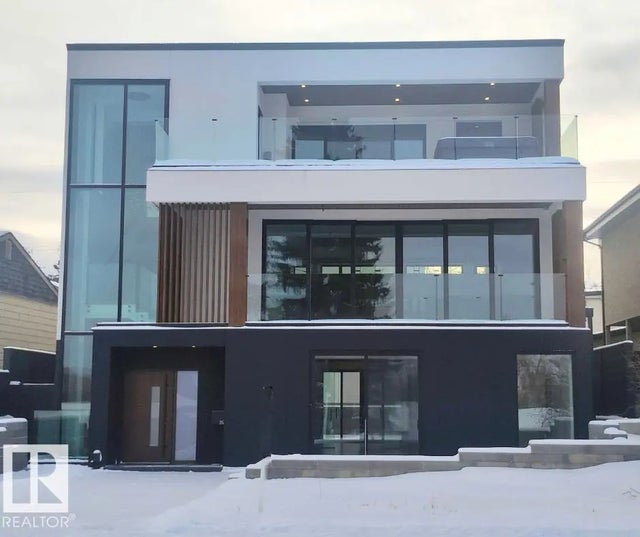 8915 Strathearn Drive Nw, Edmonton