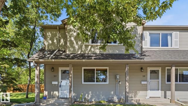 717 Village Drive, Sherwood Park