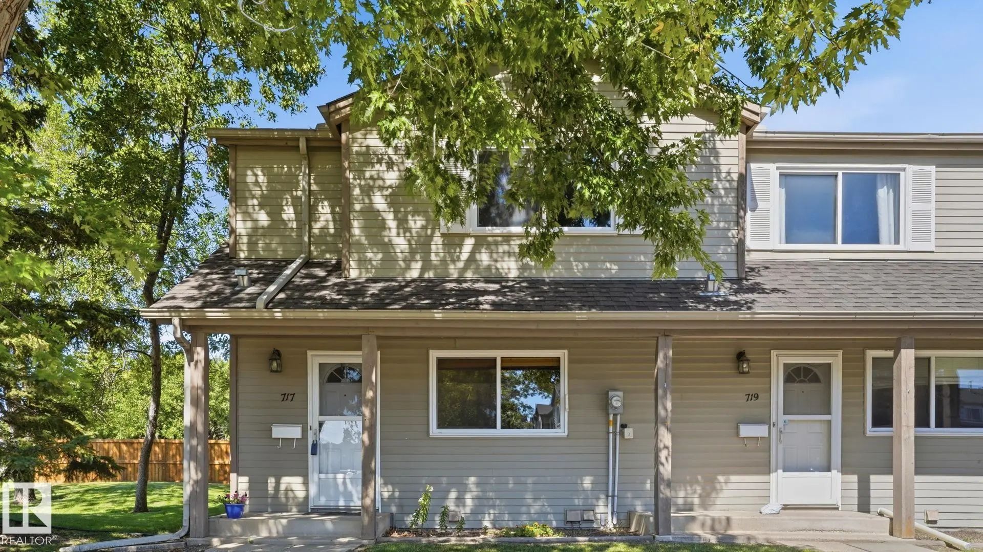 Photo for MLS®# E4504708 - home for sale at 717 Village Drive, Village on the Lake, Sherwood Park AB