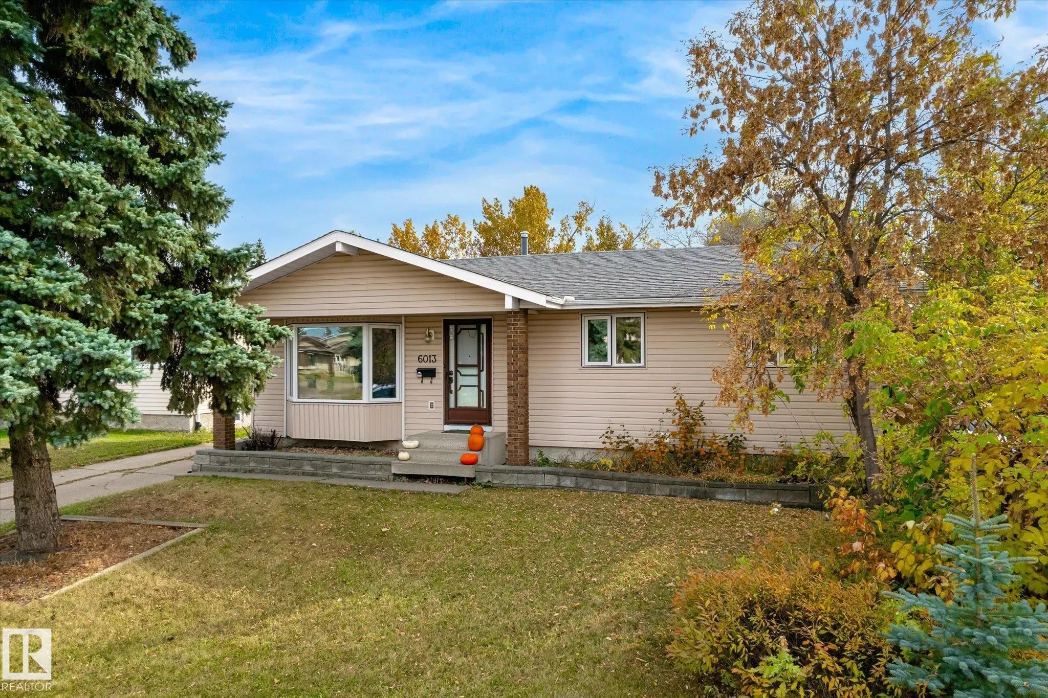 Hillview Real Estate Listing, Edmonton, AB T6L 1C9