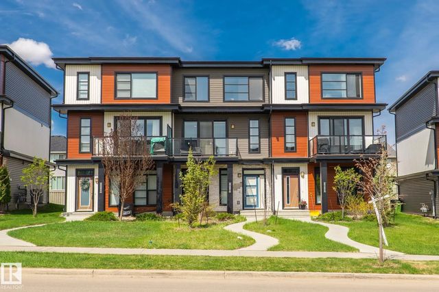 8282 Chappelle Way Sw, Edmonton