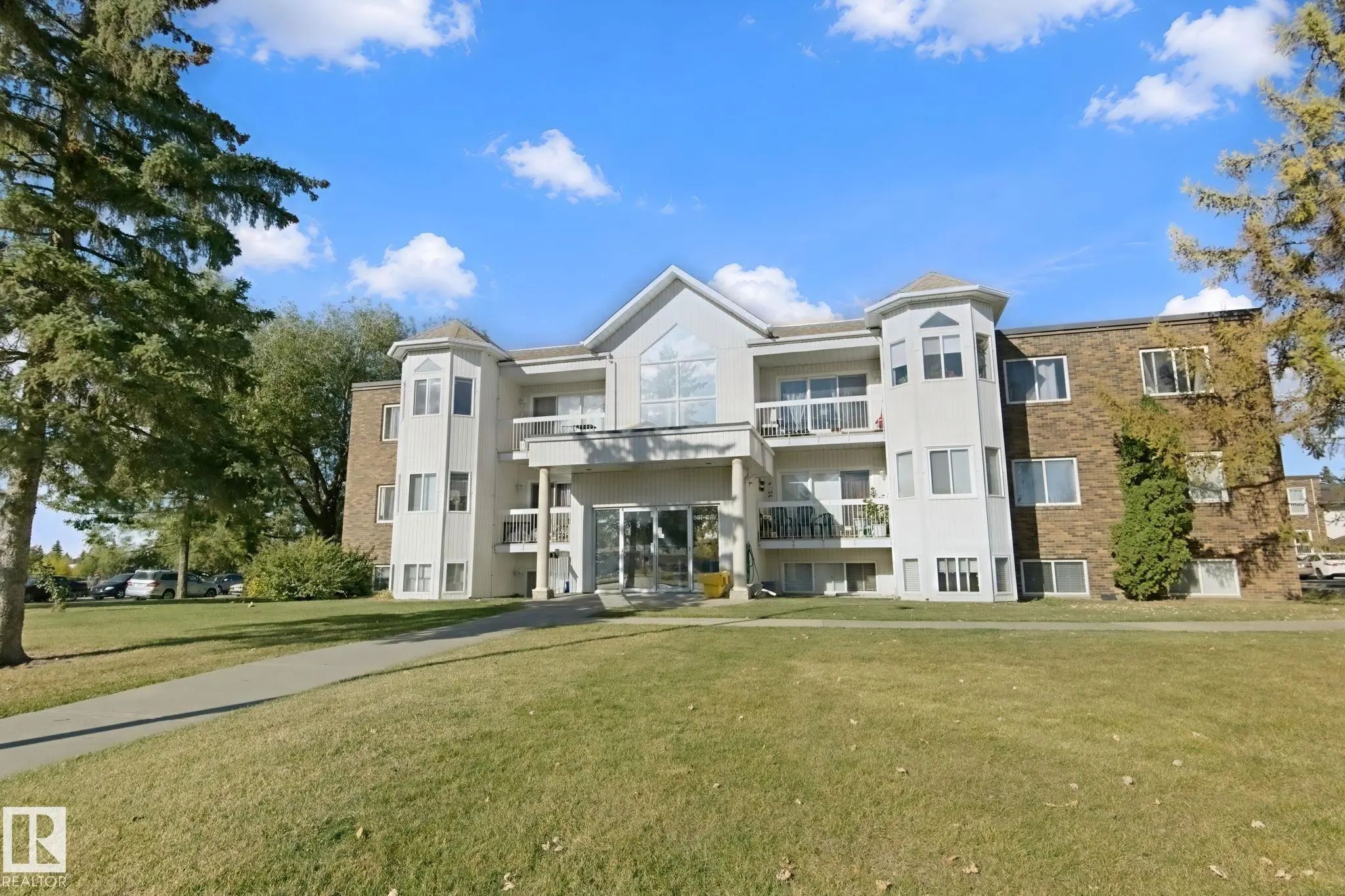 Edmonton Real Estate: Condo / Townhouse Property for Sale in Royal Gardens (Edmonton)