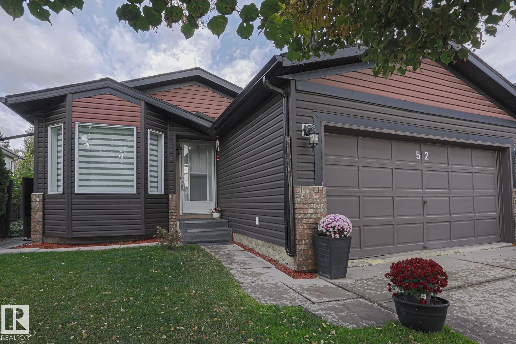 Photo for MLS®# E4512475 - home for sale at 52 Westlake Drive, West Grove, Spruce Grove AB