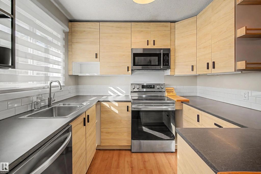 3211 71 Street, Edmonton