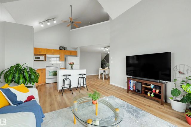 427 3425 19 Street Nw, Edmonton