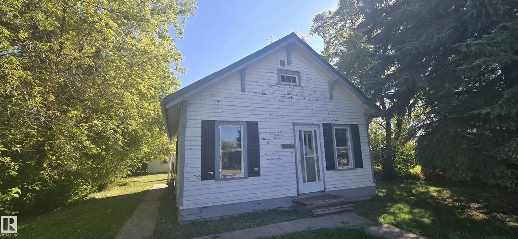 5109 50 Street, Lavoy