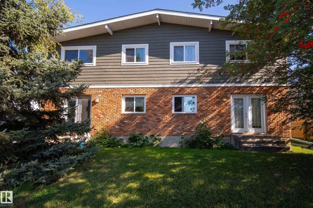 Photo for MLS®# E4509604 - home for sale at 7711-7717 75 Street Northwest, King Edward Park, Edmonton AB