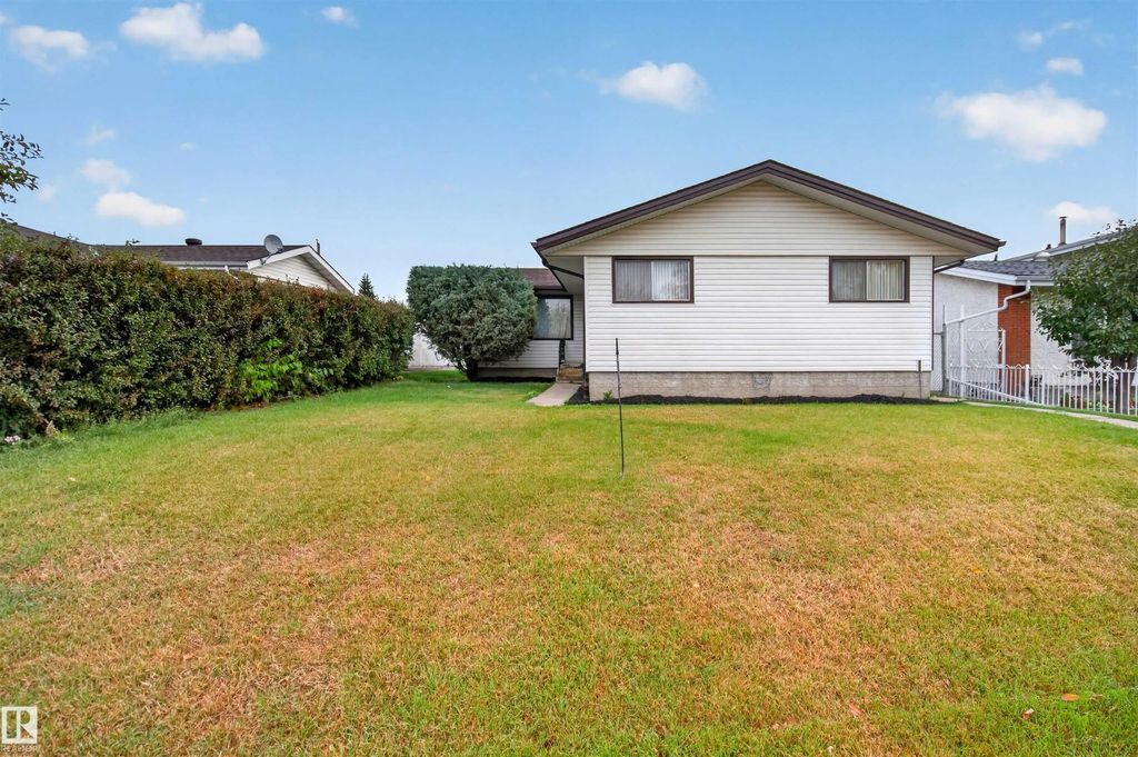 8628 135 Avenue, Edmonton