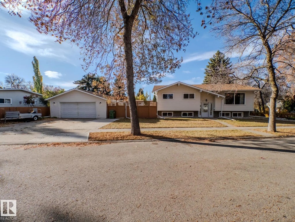 11 Falcon Crescent, St. Albert