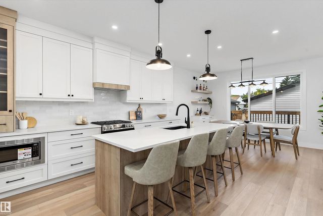Edmonton Real Estate Listing: 14512 86 Avenue Northwest, Laurier Heights