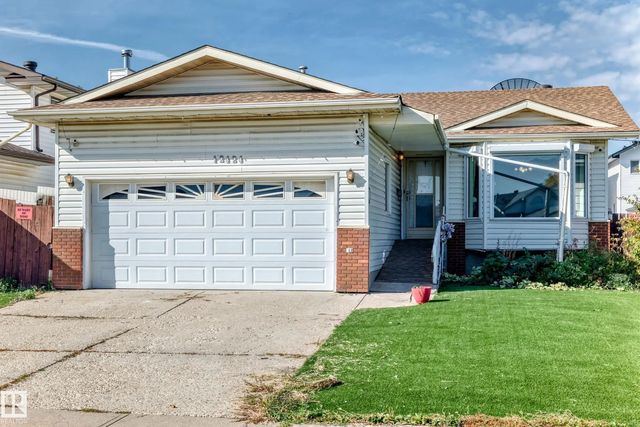 Single Family Home for Sale in Edmonton, AB