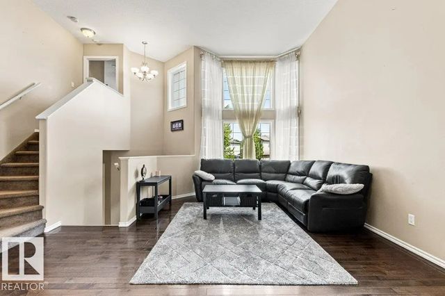 4512 210 Street Nw, Edmonton
