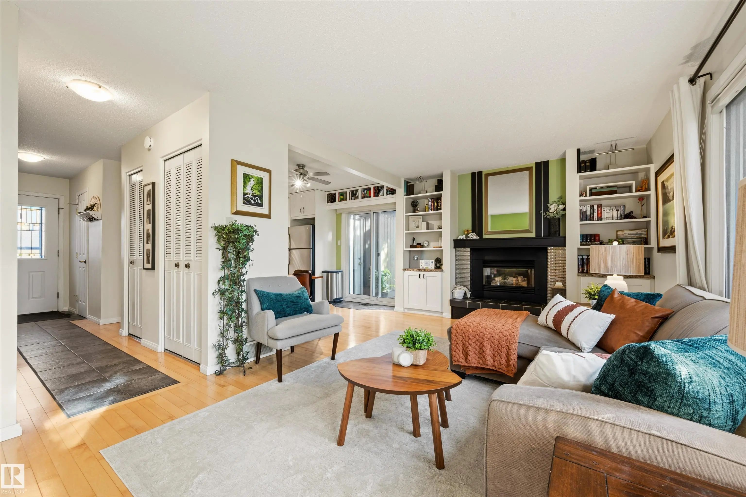 Photo for MLS®# E4511745 - home for sale at 7067 32 Avenue Northwest, Kameyosek, Edmonton AB