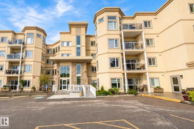 210 5 Gate Avenue, St. Albert