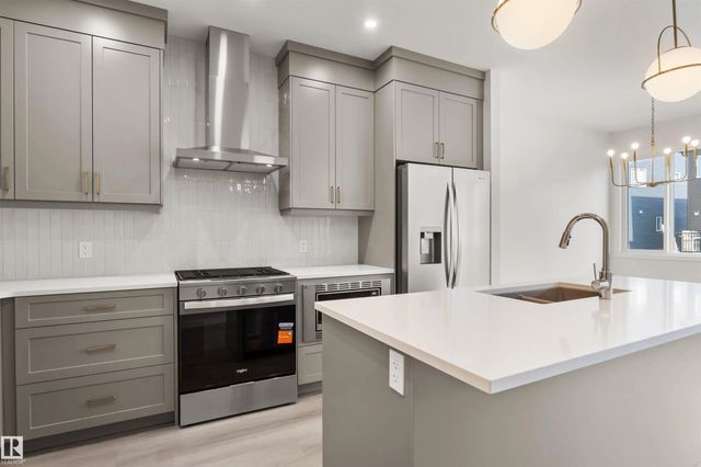 2376 Muckleplum Way Sw, Edmonton