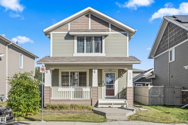 949 Valour Way Nw, Edmonton