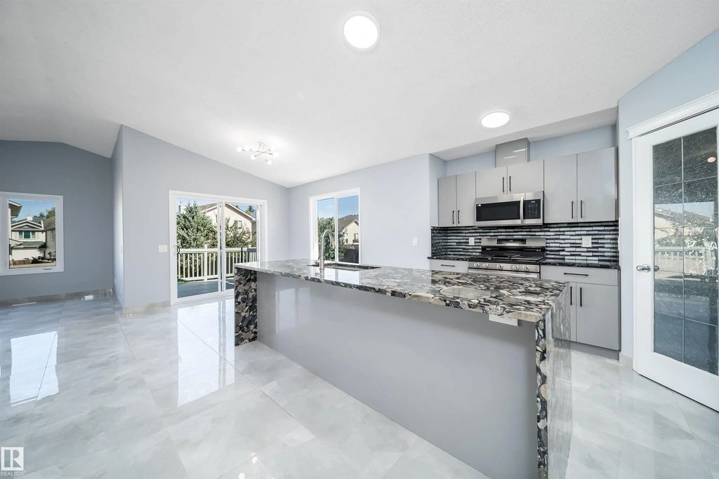 7848 7 Avenue, Edmonton