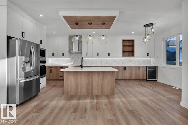 1115 Gyrfalcon Crescent Nw, Edmonton